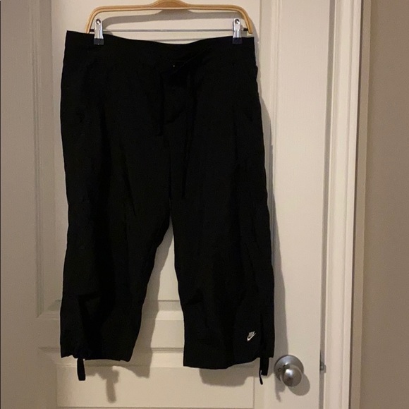 Nike light weight Capri activewear